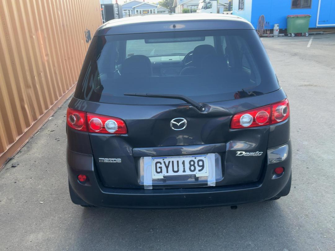 Photo '6' of Mazda Demio