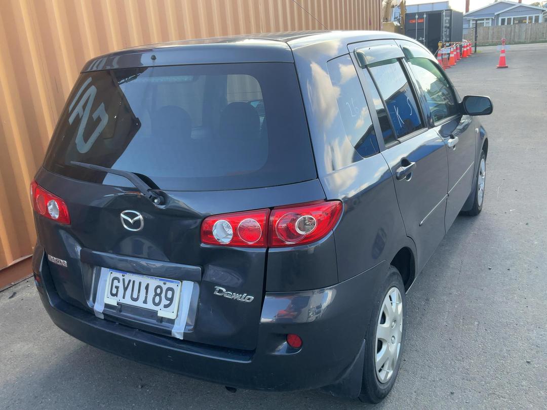 Photo '7' of Mazda Demio