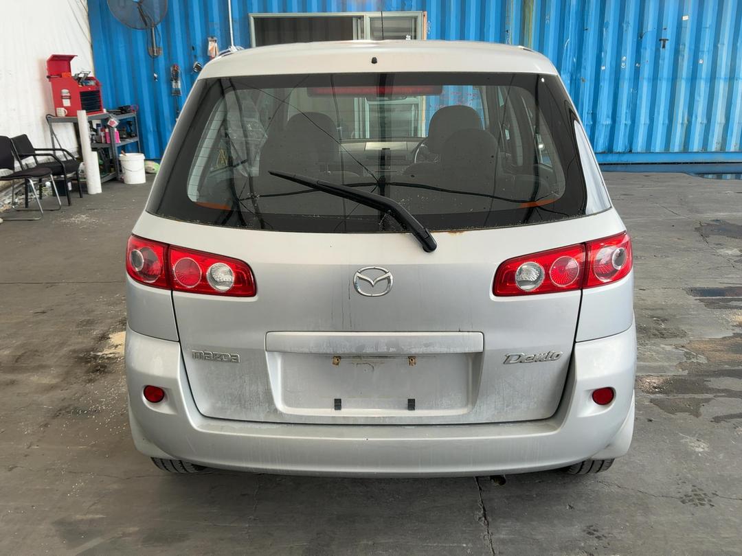 Photo '5' of Mazda Demio