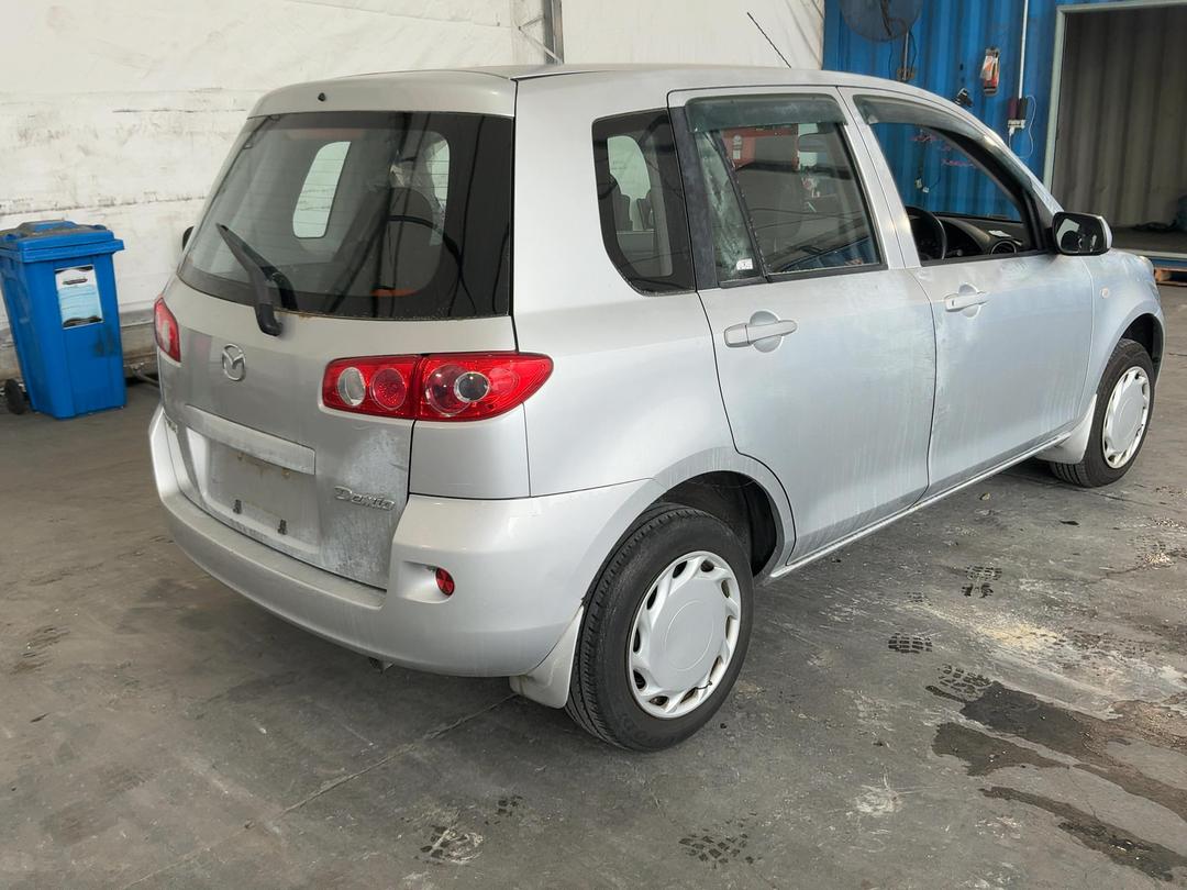 Photo '6' of Mazda Demio