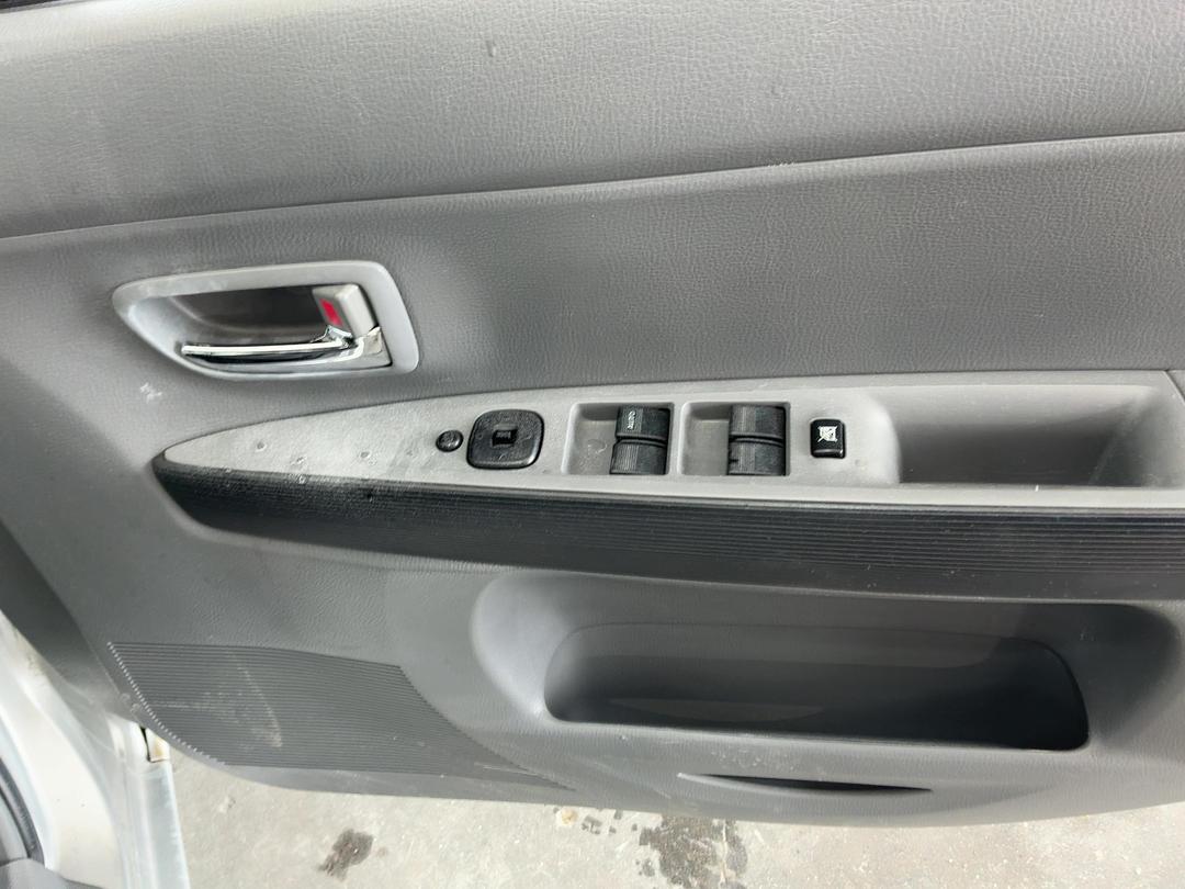 Photo '9' of Mazda Demio