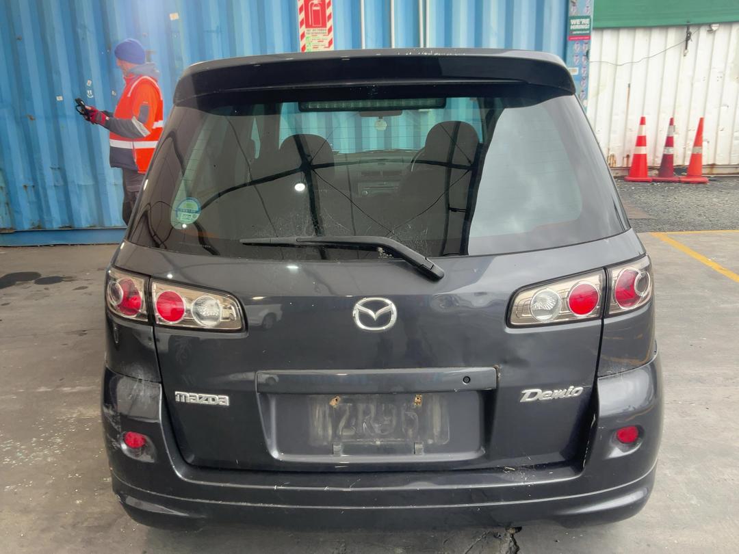 Photo '5' of Mazda Demio Photo '5' of Mazda Demio