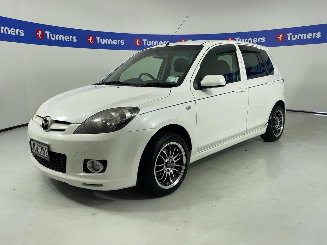 Photo '4' of Mazda Demio