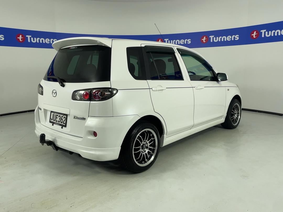 Photo '7' of Mazda Demio