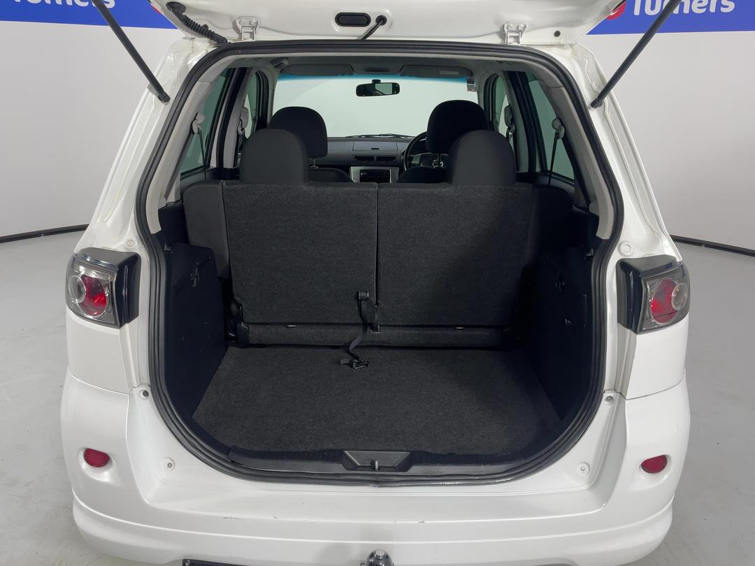 Photo '14' of Mazda Demio