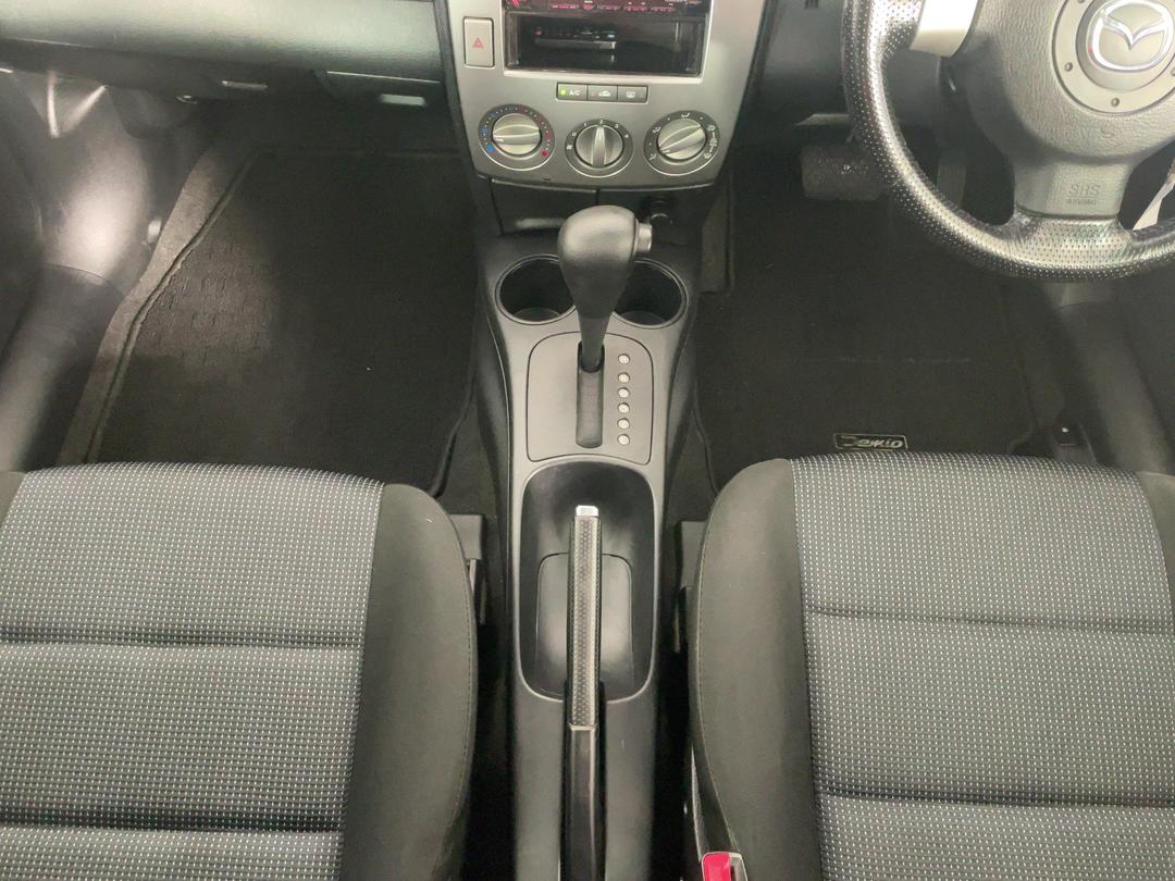 Photo '18' of Mazda Demio