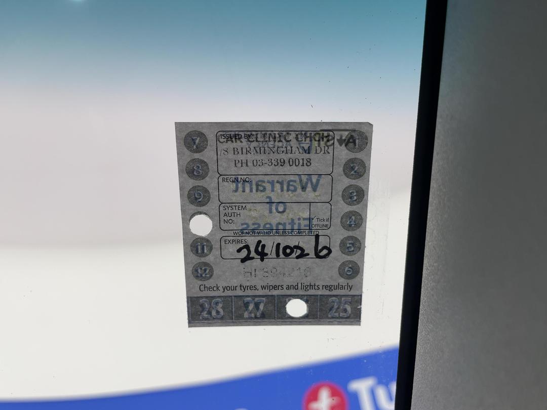 Photo '23' of Mazda Demio