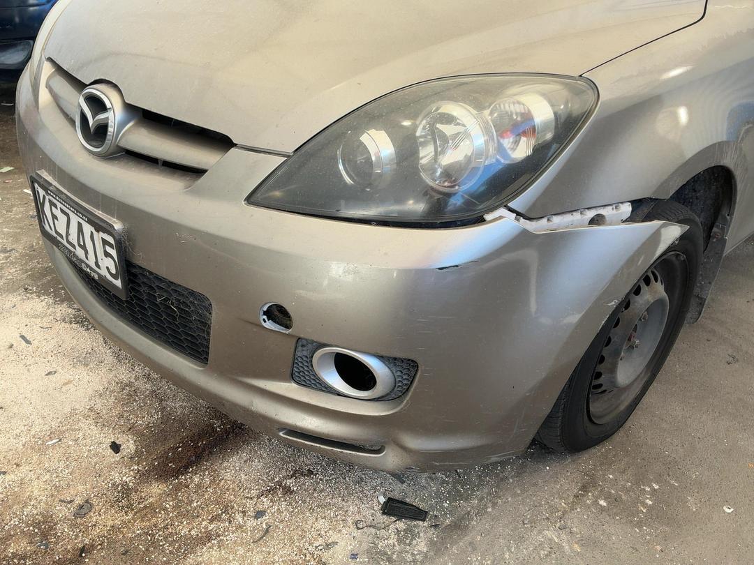 Photo '2' of Mazda Demio