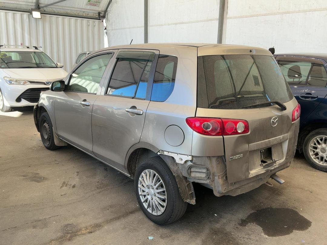 Photo '7' of Mazda Demio