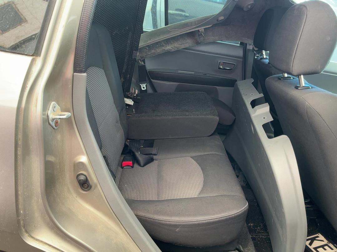 Photo '11' of Mazda Demio
