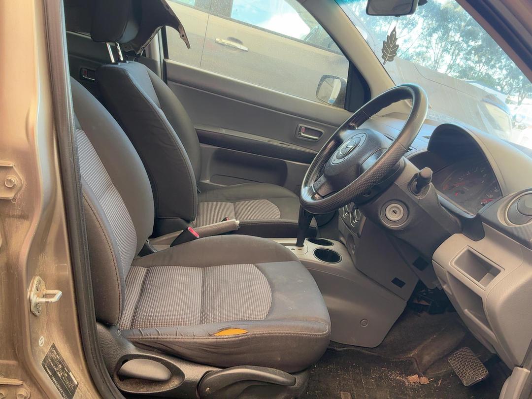 Photo '12' of Mazda Demio