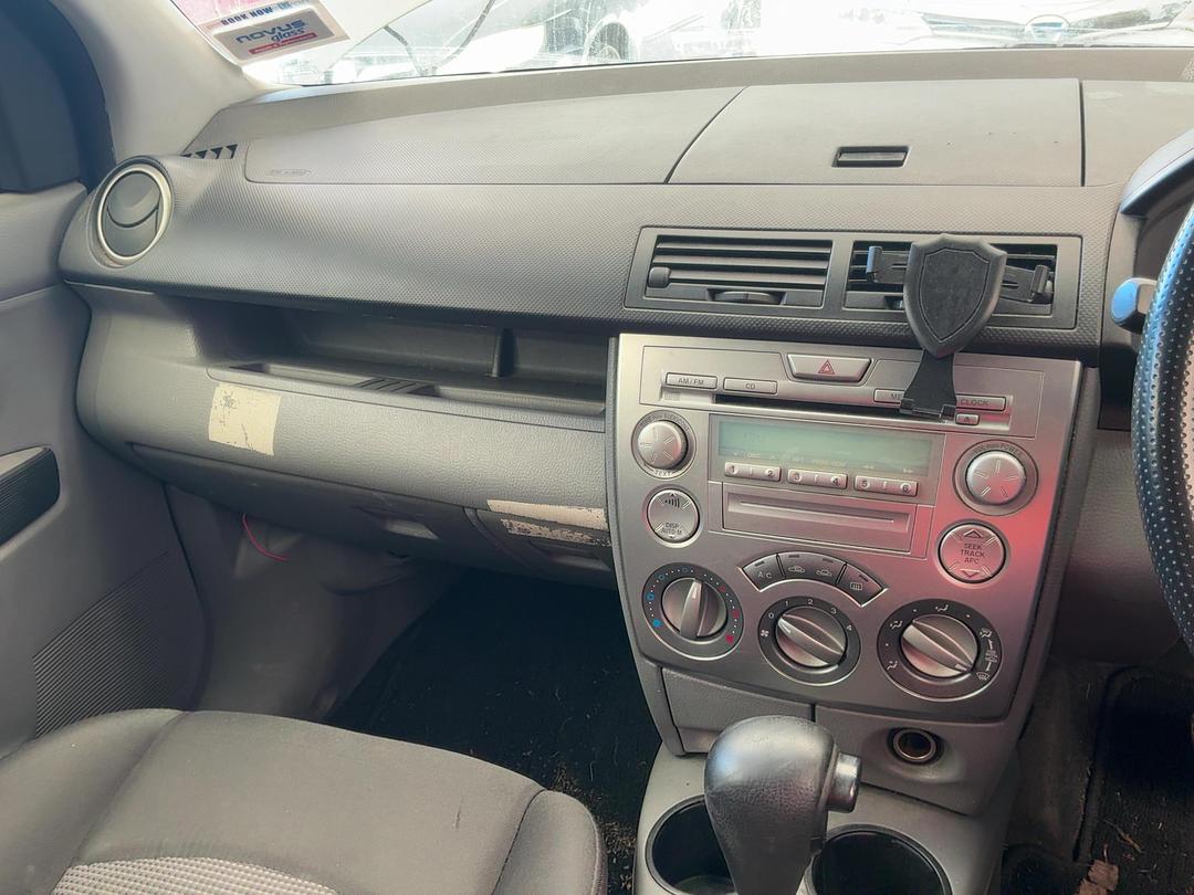 Photo '20' of Mazda Demio