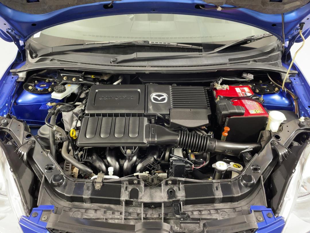 Photo '13' of Mazda Mazda2