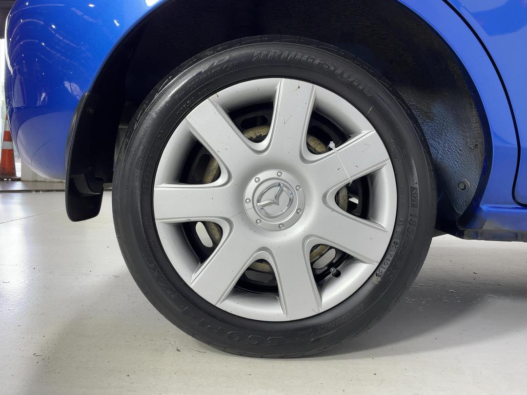 Photo '12' of Mazda Mazda2