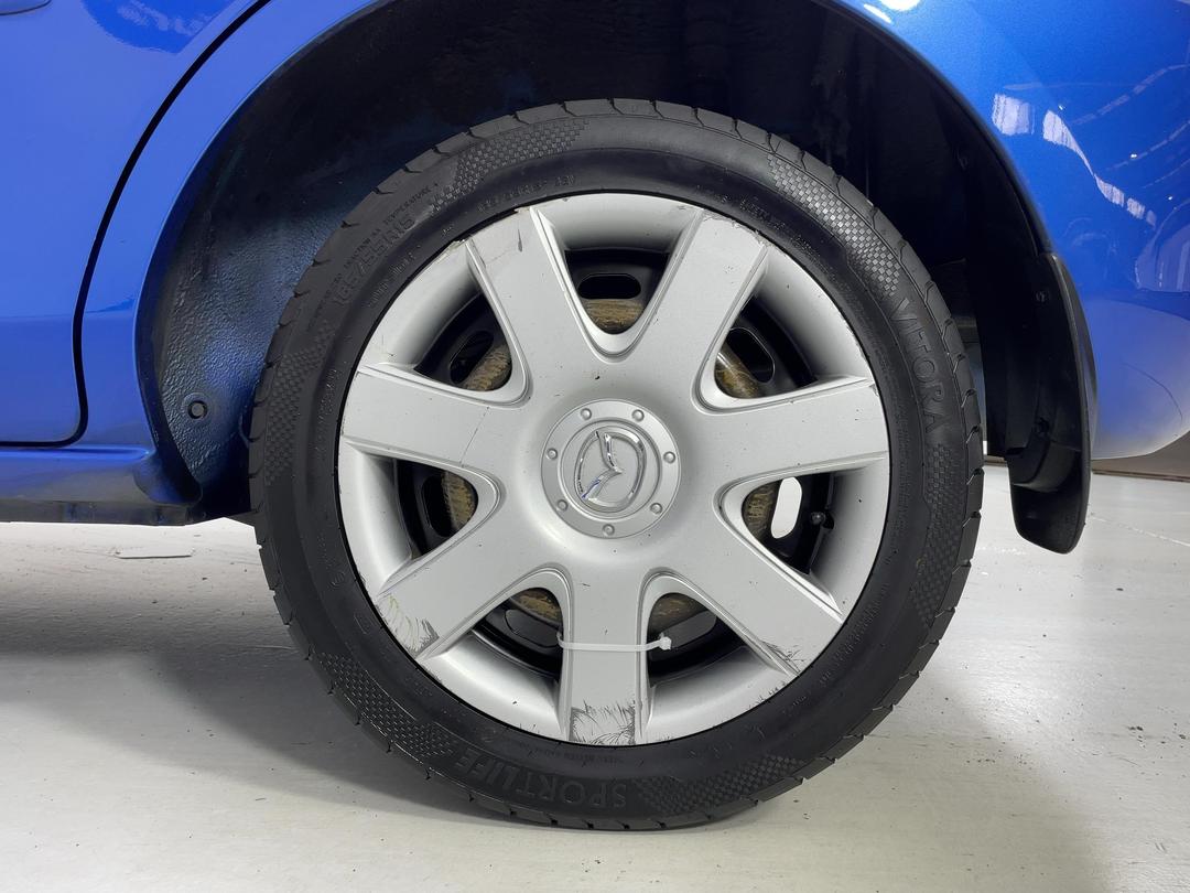 Photo '11' of Mazda Mazda2