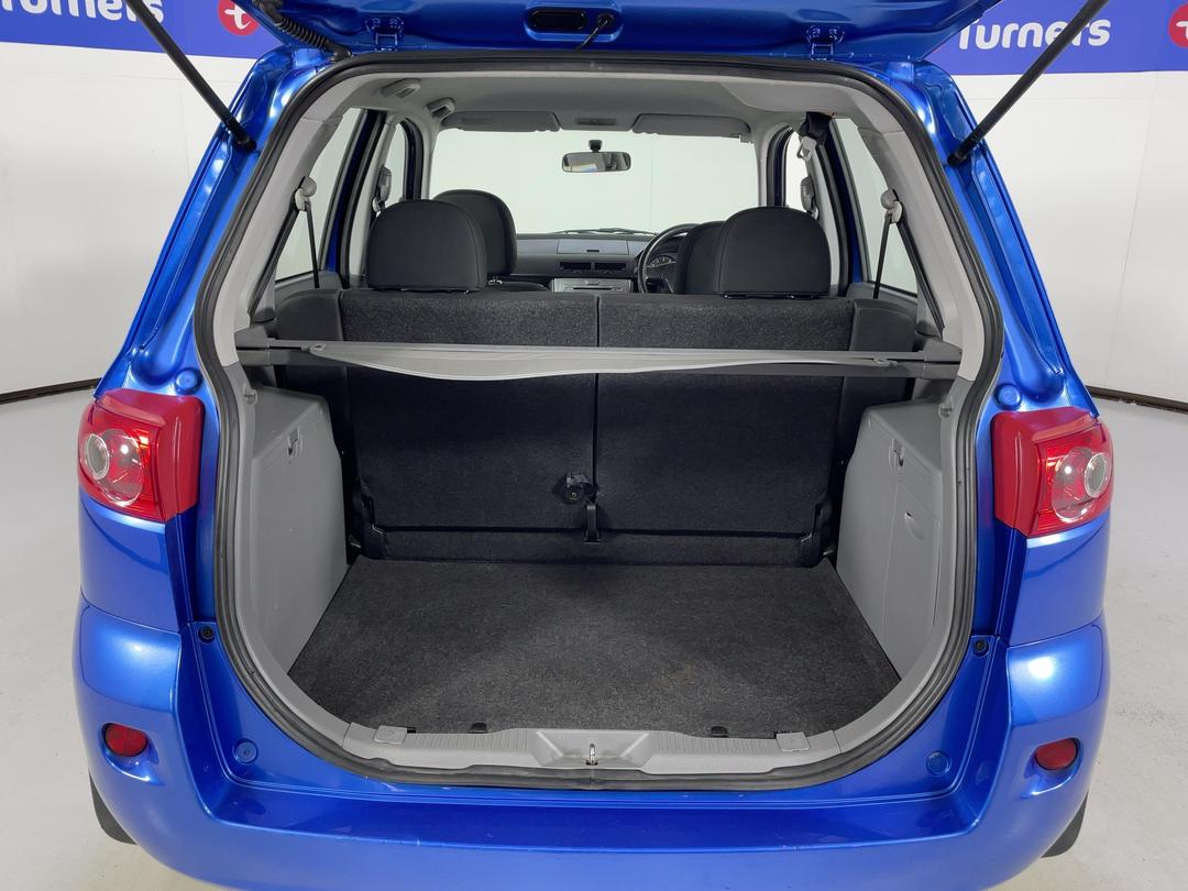 Photo '14' of Mazda Mazda2