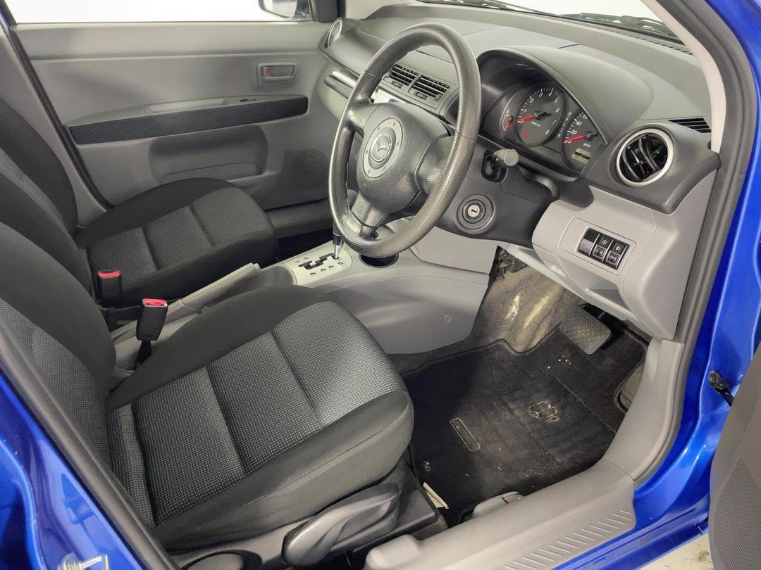 Photo '16' of Mazda Mazda2