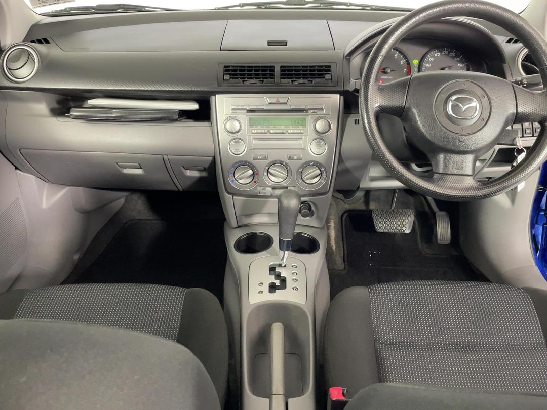 Photo '17' of Mazda Mazda2
