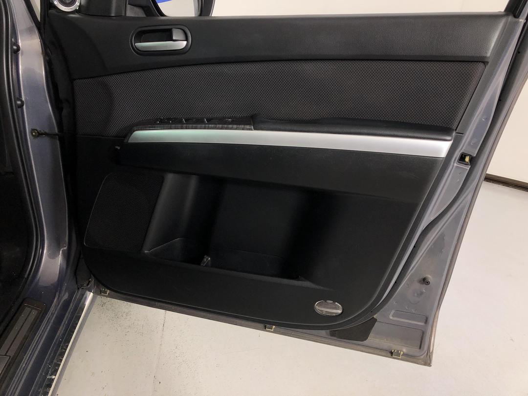 Photo '13' of Mazda MPV