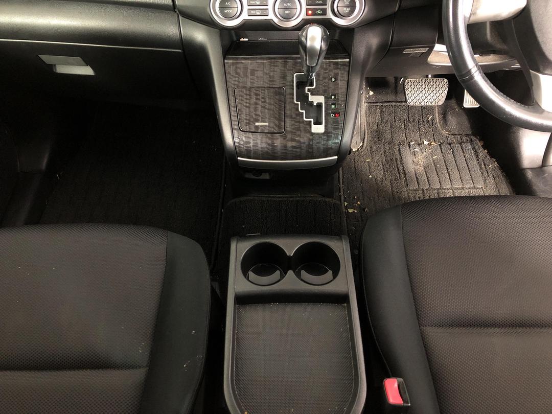 Photo '20' of Mazda MPV