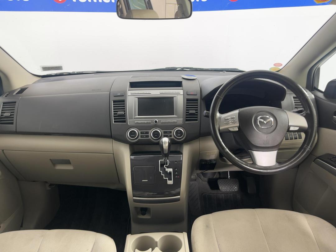 Photo '17' of Mazda MPV