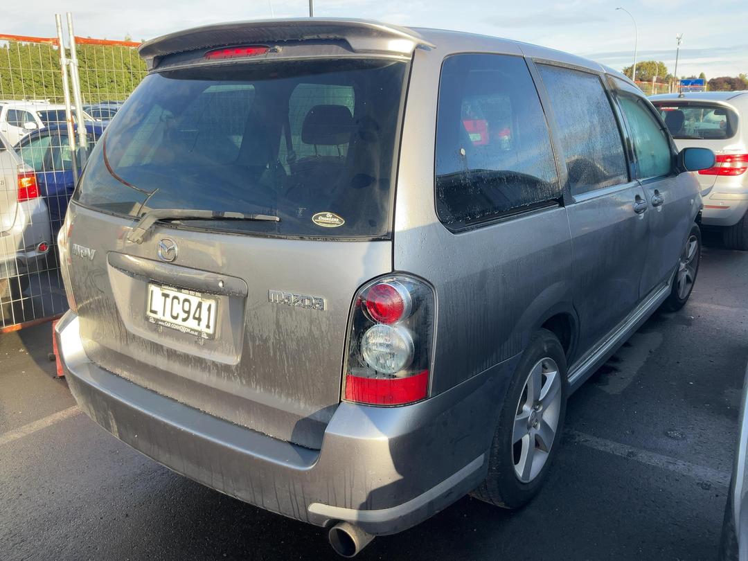 Photo '4' of Mazda MPV