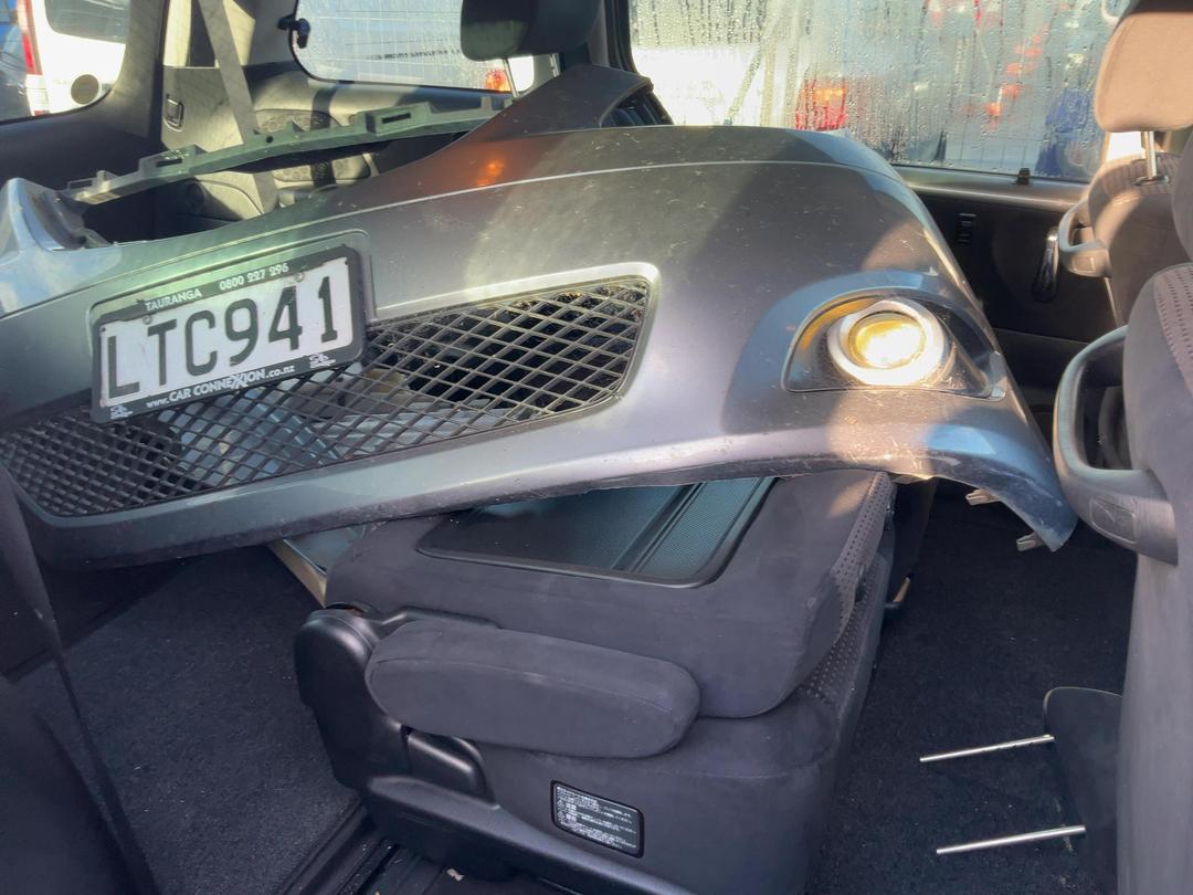 Photo '11' of Mazda MPV