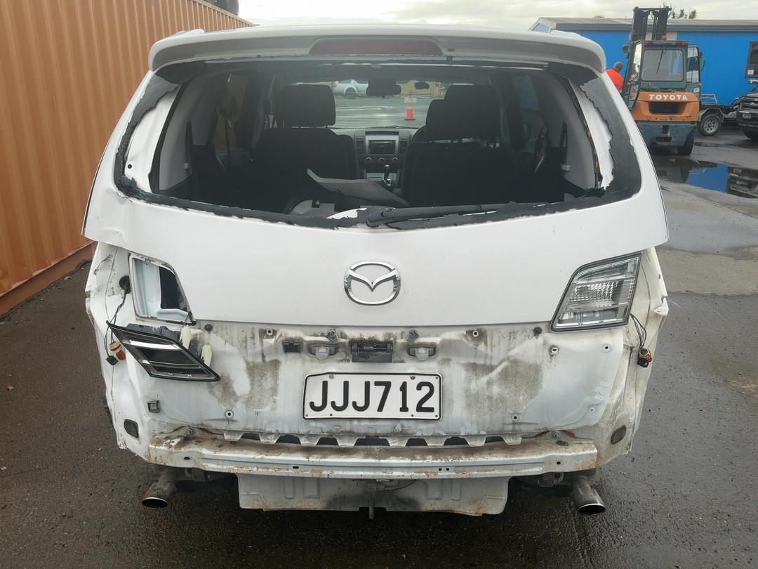 Photo '5' of Mazda MPV 23S