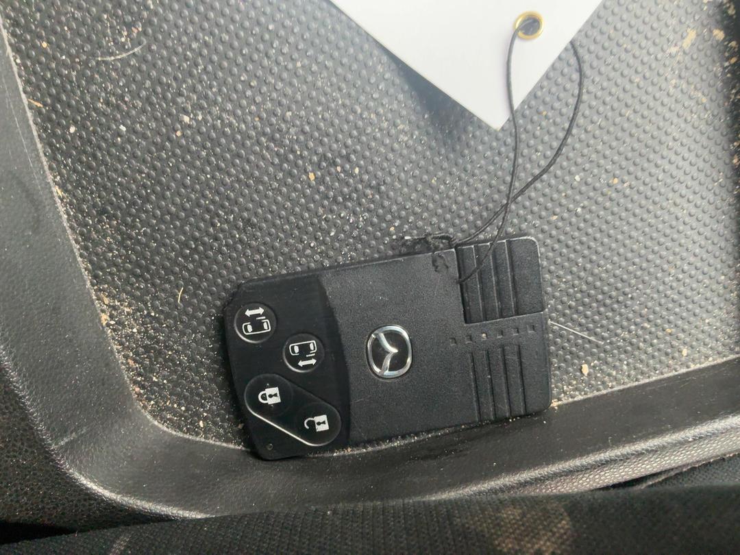 Photo '12' of Mazda MPV 23S