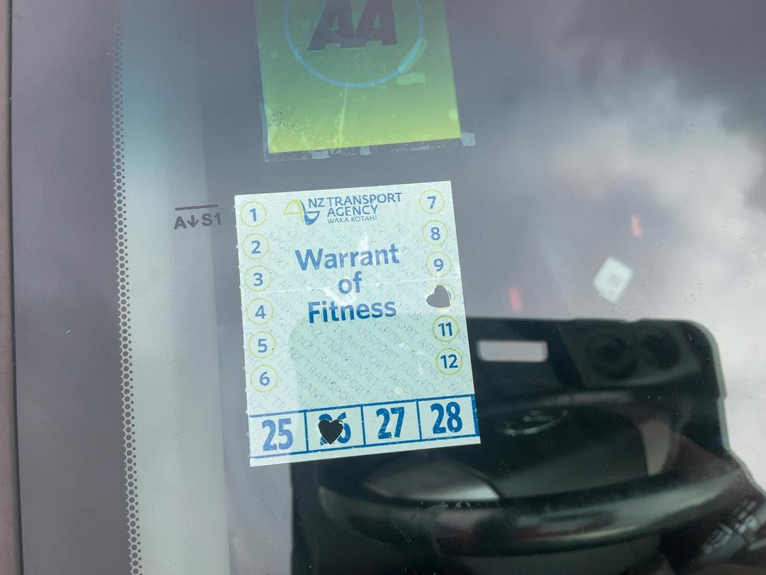 Photo '18' of Mazda MPV 23S