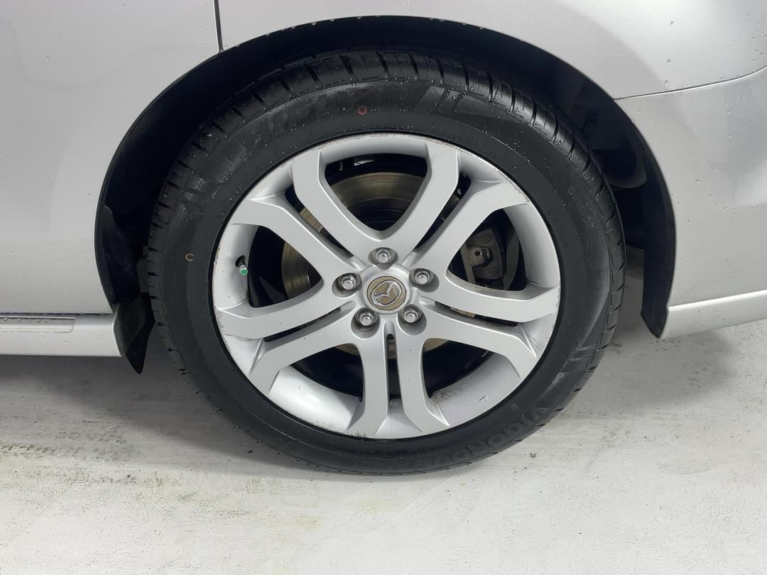 Photo '11' of Mazda MPV