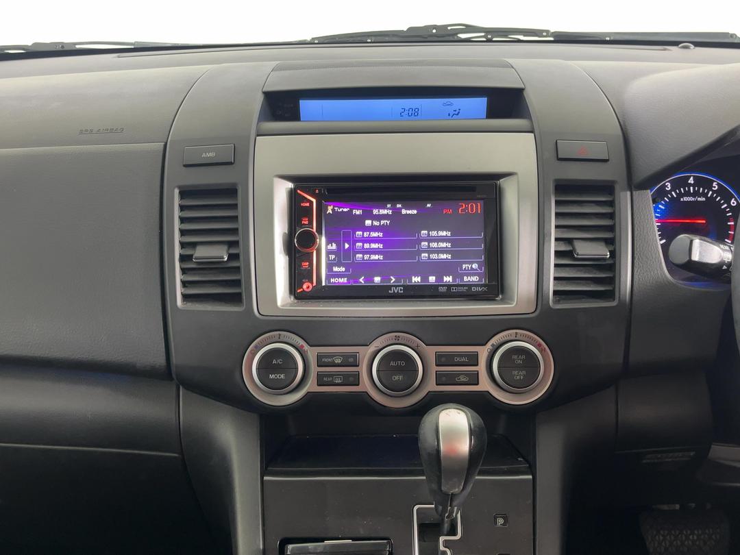 Photo '18' of Mazda MPV
