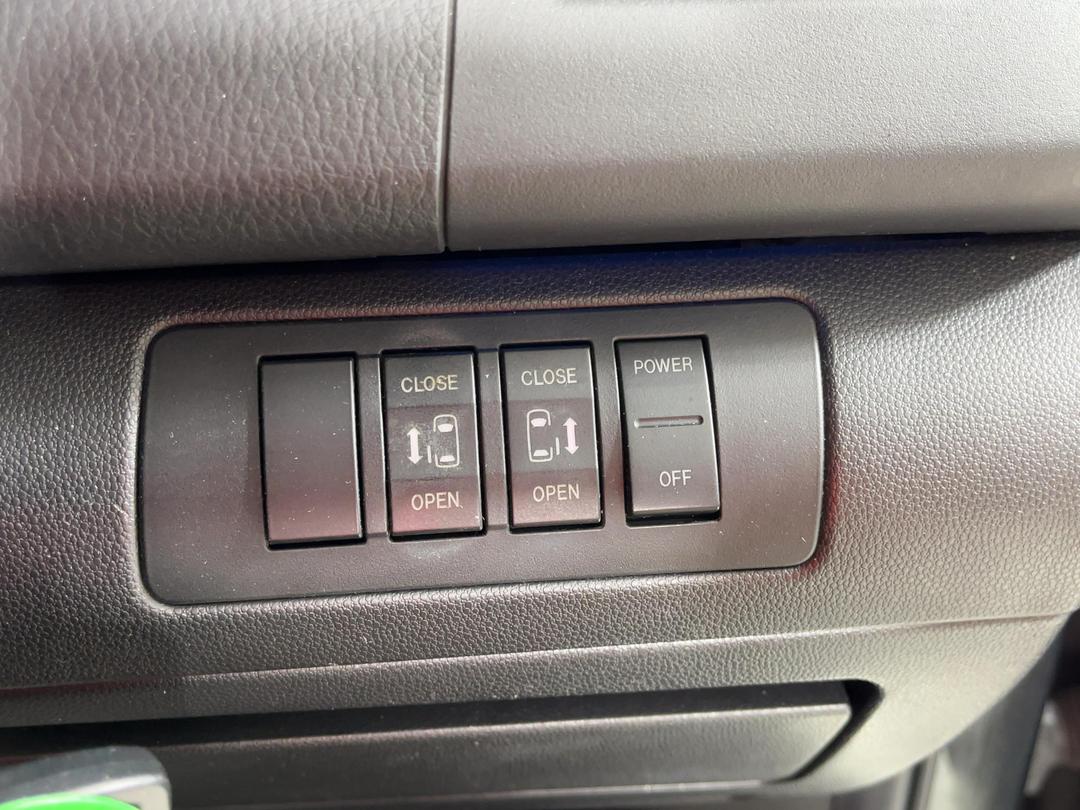 Photo '25' of Mazda MPV