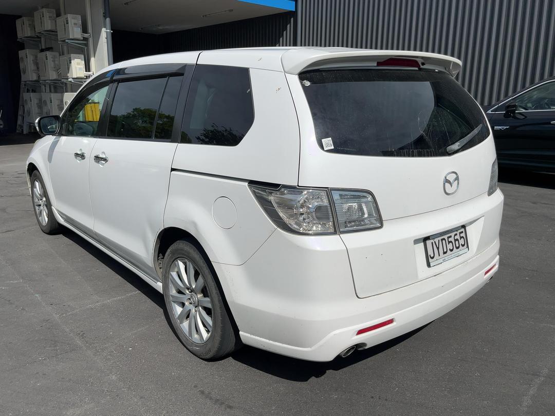 Photo '4' of Mazda MPV Photo '4' of Mazda MPV