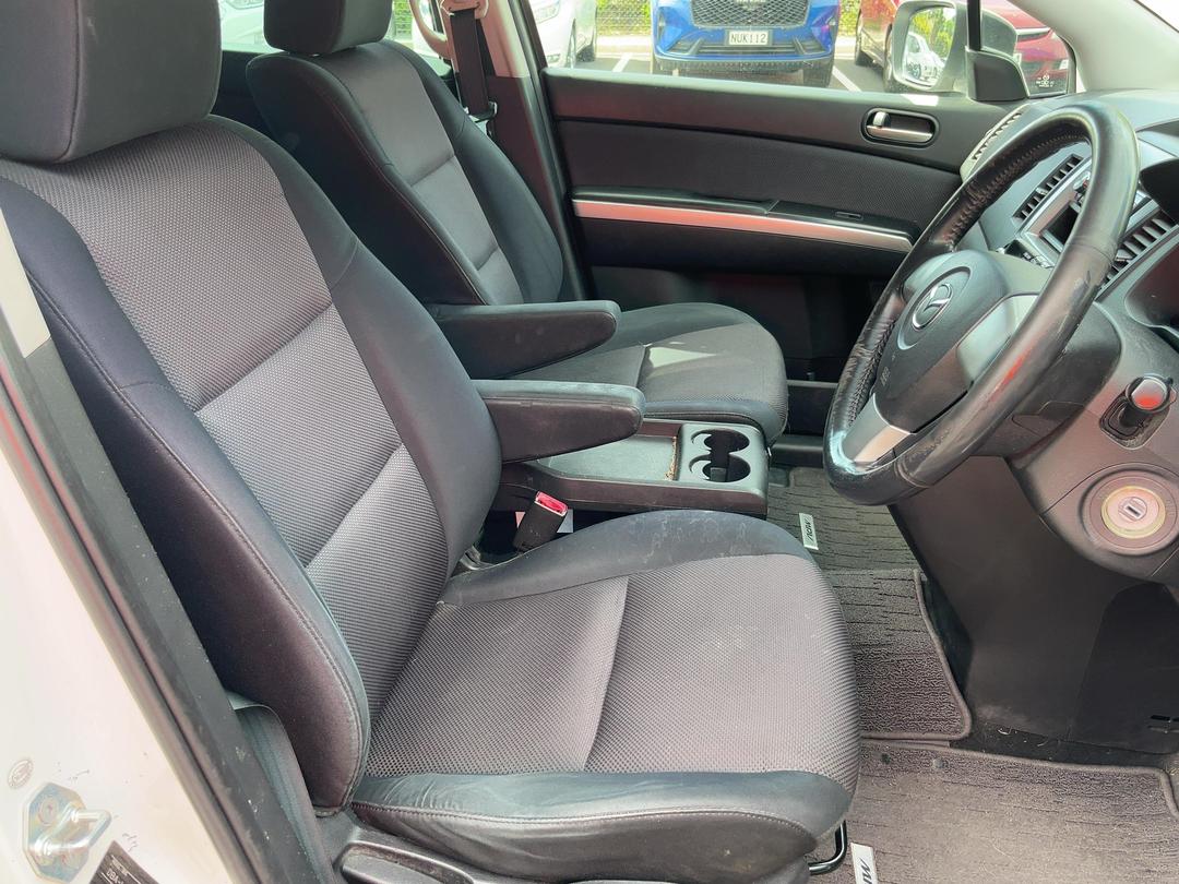 Photo '14' of Mazda MPV Photo '14' of Mazda MPV