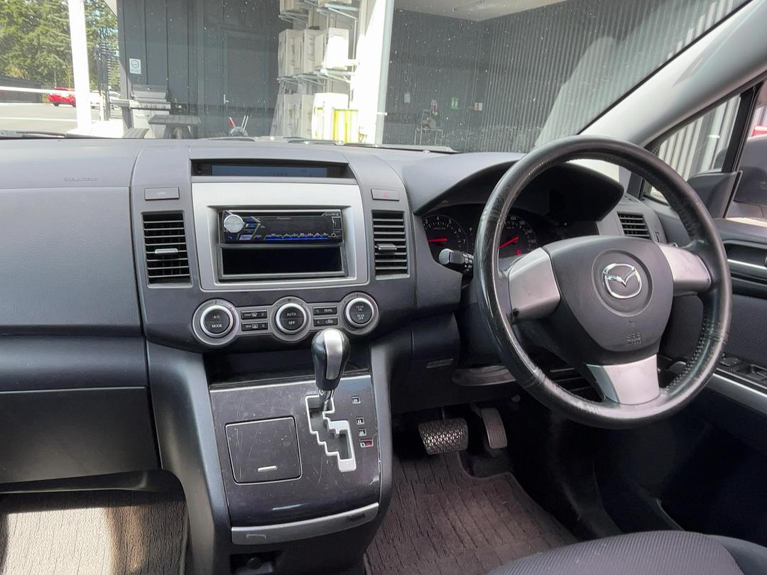 Photo '15' of Mazda MPV Photo '15' of Mazda MPV