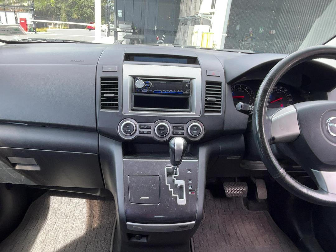 Photo '16' of Mazda MPV Photo '16' of Mazda MPV