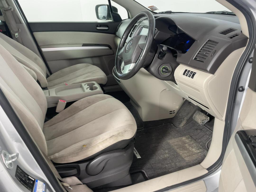 Photo '16' of Mazda MPV