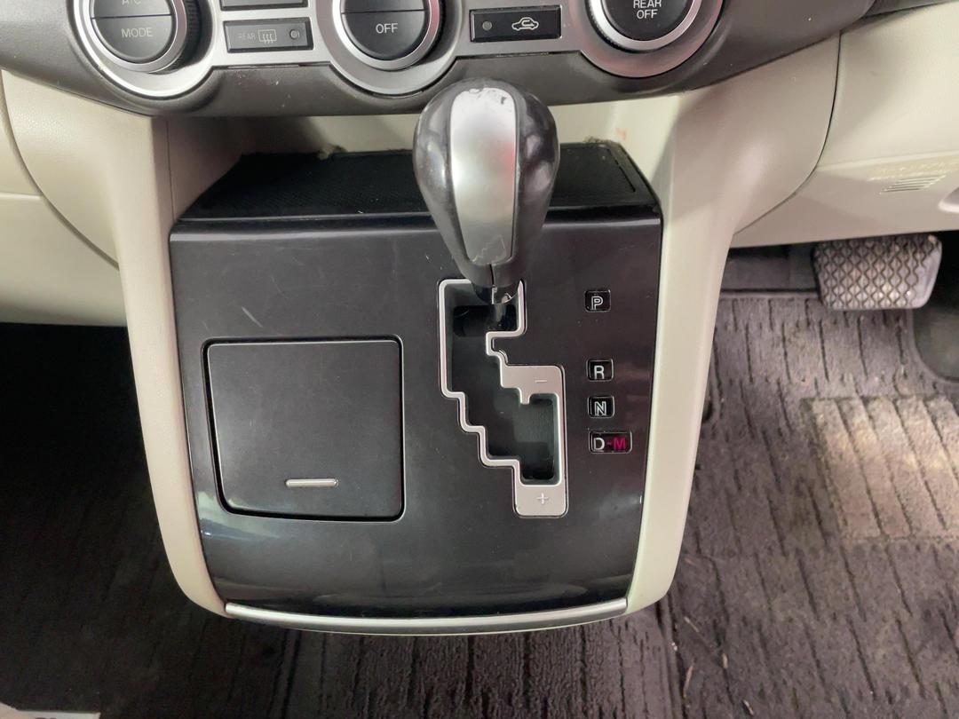 Photo '18' of Mazda MPV