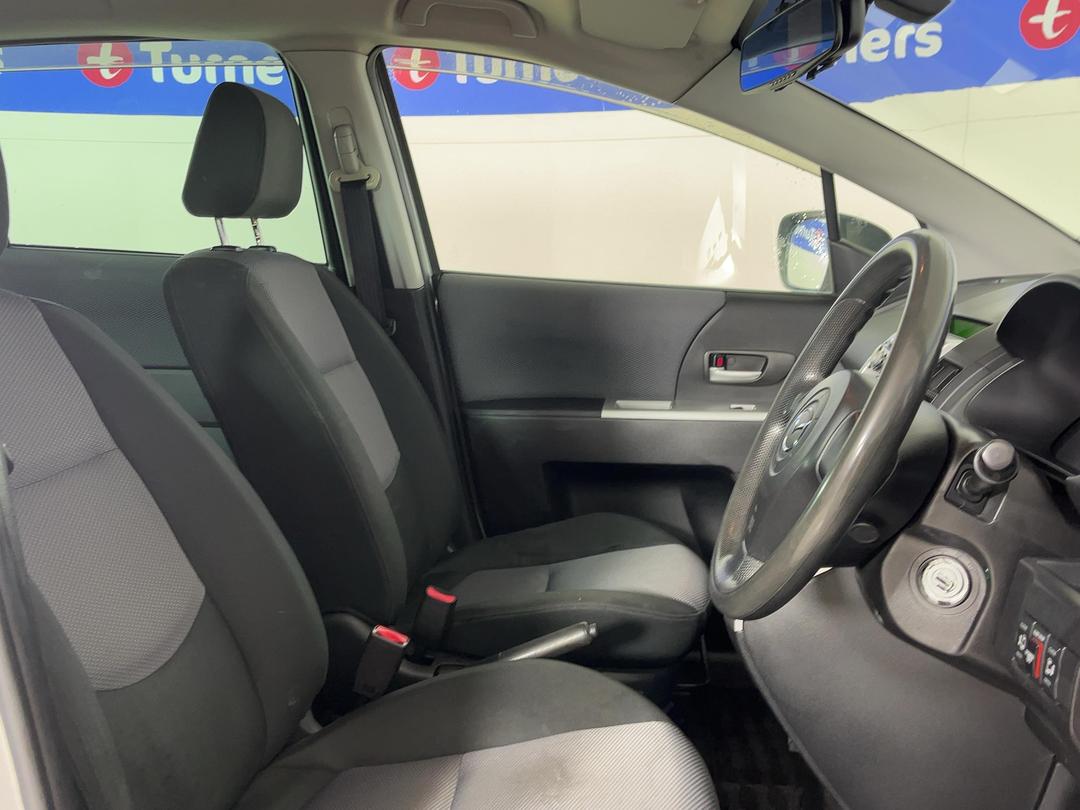 Photo '16' of Mazda Premacy