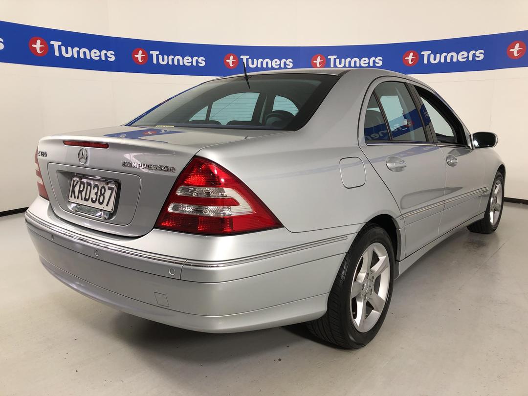 Photo '7' of Mercedes-Benz C180