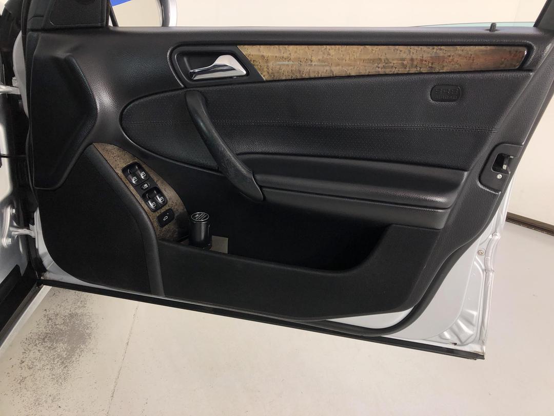 Photo '15' of Mercedes-Benz C180