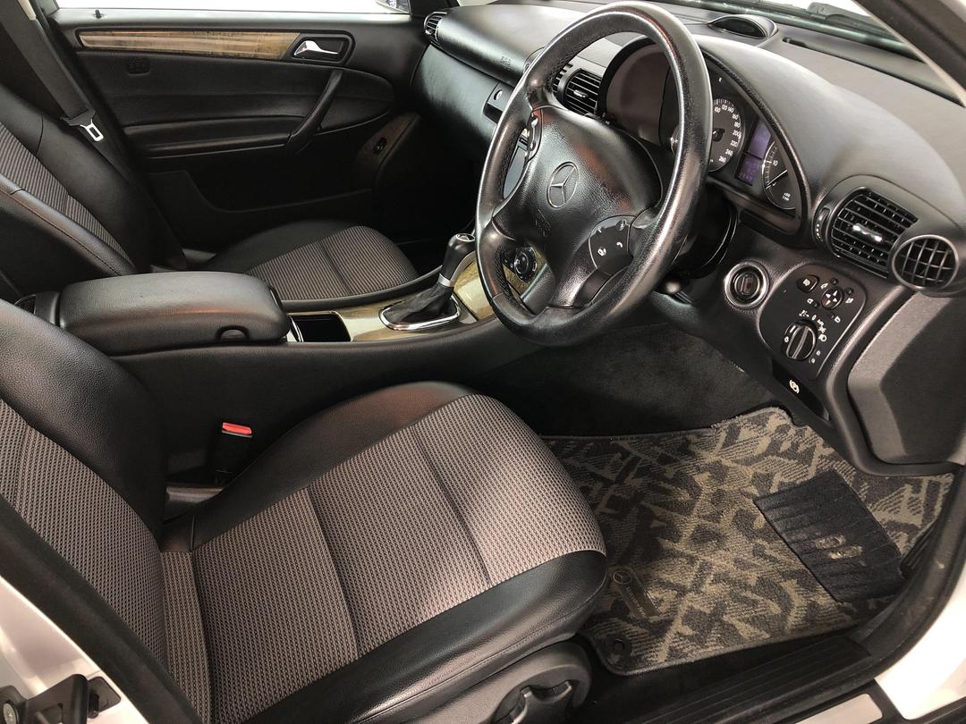 Photo '16' of Mercedes-Benz C180