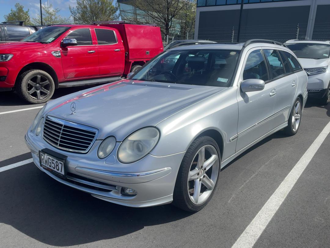 Photo '3' of Mercedes-Benz E350 Station Wagon Photo '3' of Mercedes-Benz E350 Station Wagon