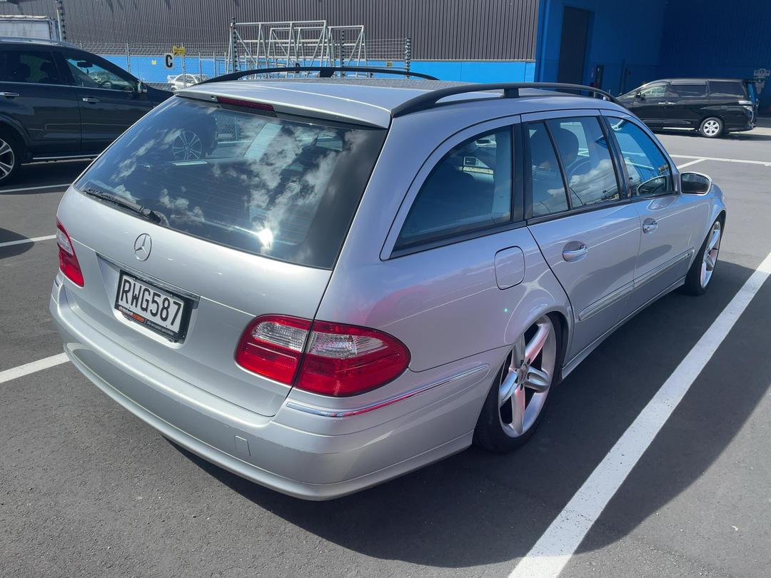 Photo '6' of Mercedes-Benz E350 Station Wagon Photo '6' of Mercedes-Benz E350 Station Wagon