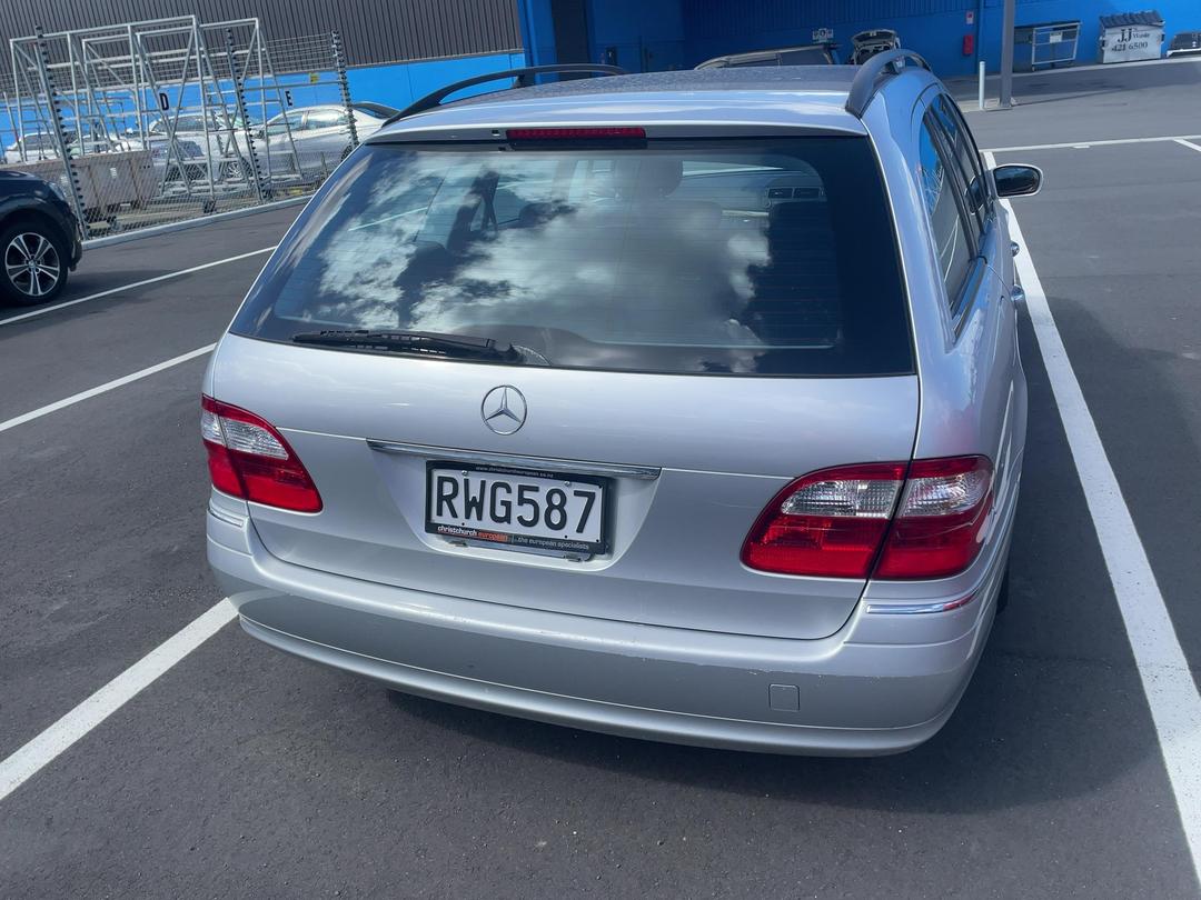 Photo '5' of Mercedes-Benz E350 Station Wagon Photo '5' of Mercedes-Benz E350 Station Wagon