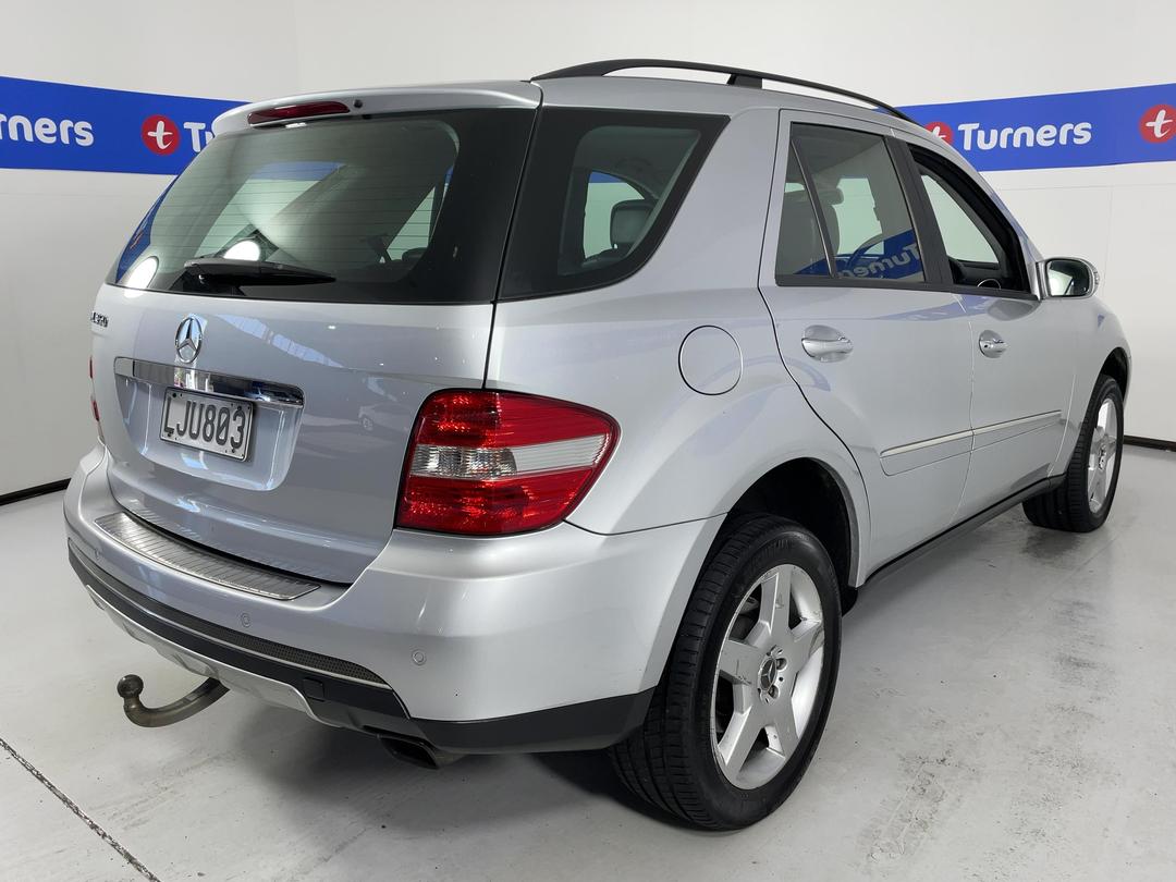Photo '7' of Mercedes-Benz M-Class