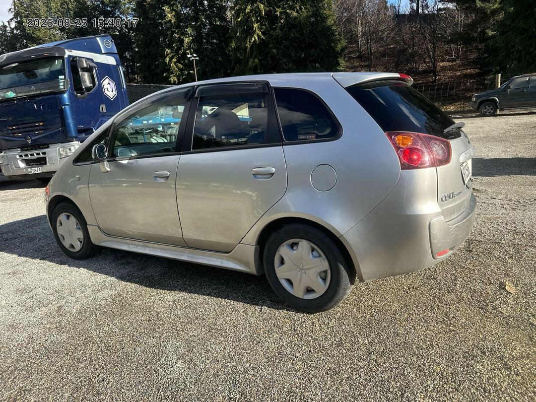 Photo '3' of Mitsubishi Colt Photo '3' of Mitsubishi Colt
