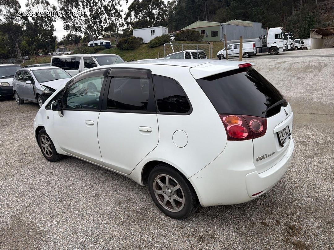 Photo '2' of Mitsubishi Colt Photo '2' of Mitsubishi Colt