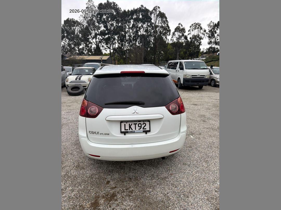 Photo '5' of Mitsubishi Colt Photo '5' of Mitsubishi Colt